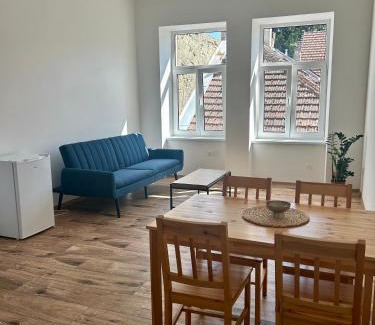 Nova Bystrice Apartment | Dům na náměstí