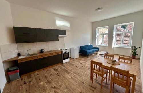 Nova Bystrice Apartment | Dům na náměstí