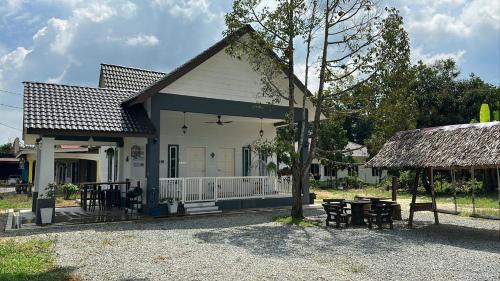Pendang District House | D'LaMar Homestay