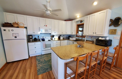 Duck House | D0112, Walk to Beach, Pets Welcome, Family Friendly, Decks