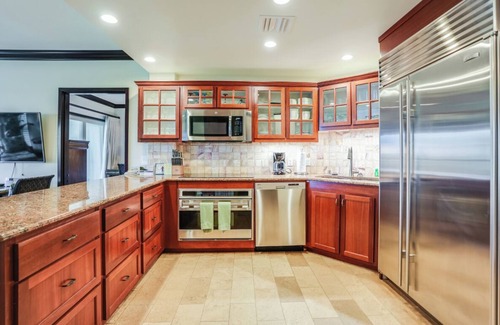 Wailua Condo | D304 - 2 King Beds, Ocean Views, AC, Resort Amenities in Kapaa! Modern & Clean!