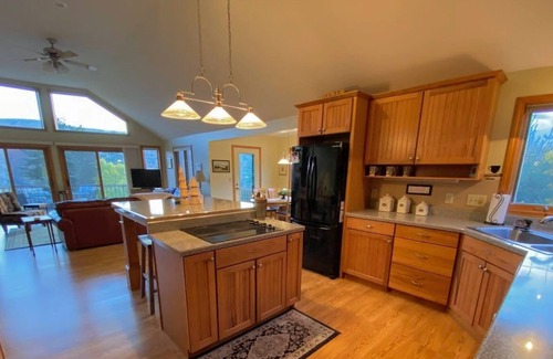 Bretton Woods House | D86- Stunning views from this custom home in Bretton Woods! Terraced gardens, fire pit, wifi!