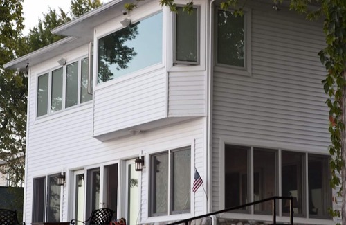 Canandaigua House | Dad's Cottagen★ Private waterfront plus 3 King suites★