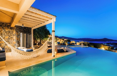 Elounda Villa | Daedalus Villa Elounda 5' to Beach 8 Bedrooms Heated Pool Hot Tub