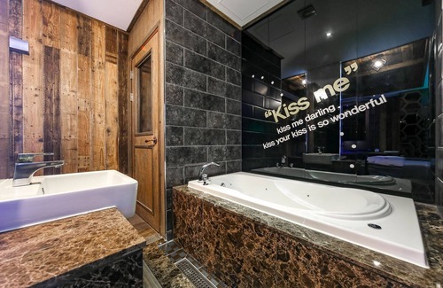 Seongnae-dong Hotel | Daegu Dongseongno B and B