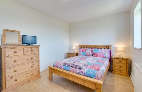 Llanrhidian Higher House | Daffodil Cottage