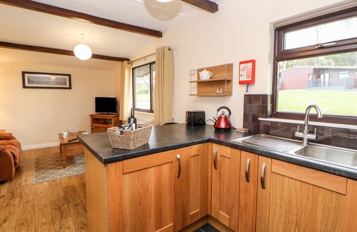 Saltburn-by-the-Sea Cottage | DAFFODIL LODGE, pet friendly, with a garden in Saltburn-By-The-Sea