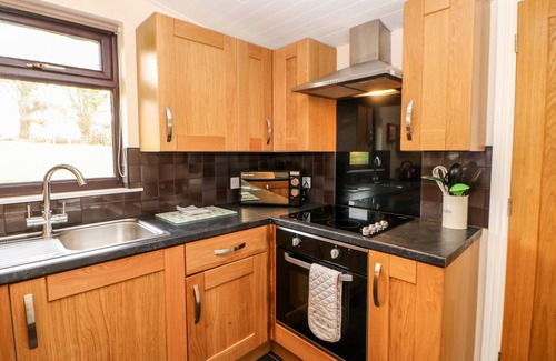Saltburn-by-the-Sea Cottage | DAFFODIL LODGE, pet friendly, with a garden in Saltburn-By-The-Sea