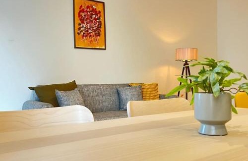 Dafni Apartment | Dafne spacious renovated apartment 170m from Metro