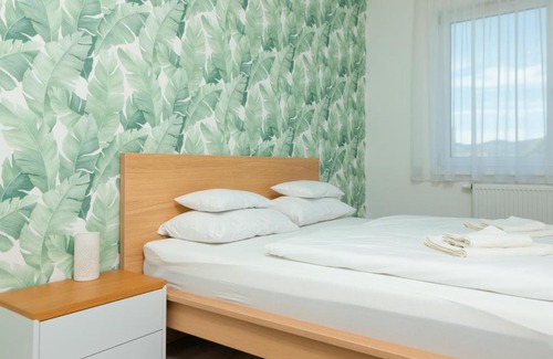 13th District Apartment | Dagály Apartments by FirstHost