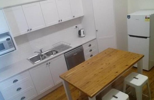 Bathurst Cottage | Daisy Cottage - Excellent location close to CBD