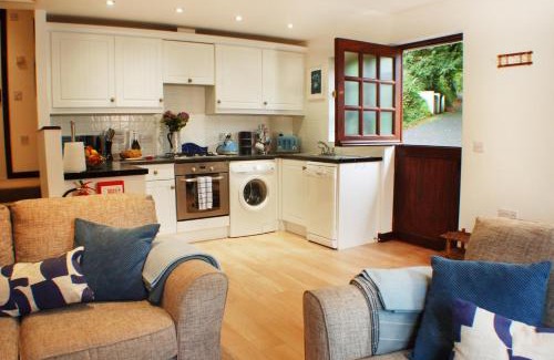 Berrynarbor House | Daisy Cottage near Broadsands beach
