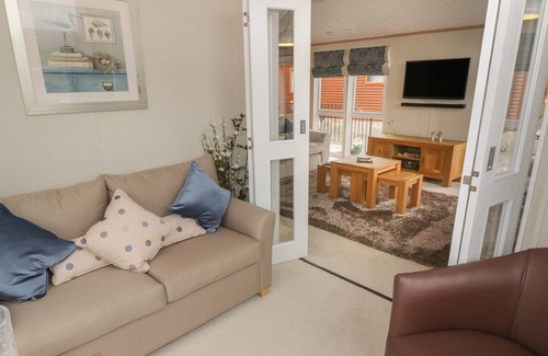 Auchterarder House | DAISY LODGE, pet friendly, country holiday cottage in Auchterarder
