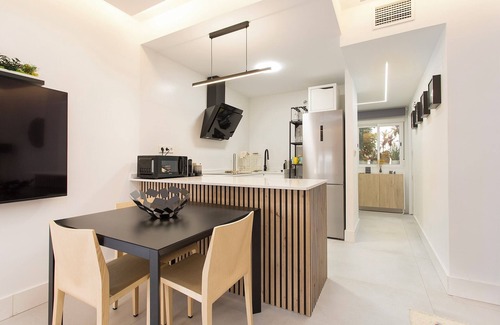 Centro - Sagrario Apartment | Dalí's Sanctuary in Granada With Private Parking