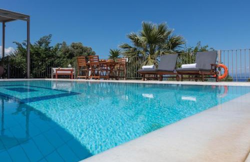 Eleios-Pronnoi Villa | Dalasvillas SkalaMare