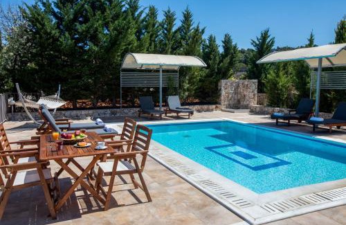 Eleios-Pronnoi Villa | Dalasvillas SkalaMare