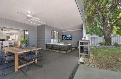 Orange House | Dalton Cottage