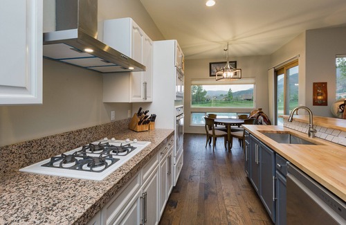 Dalton Ranch House | Dalton Ranch Home on the 12th Fairway - Water and Mountain Views