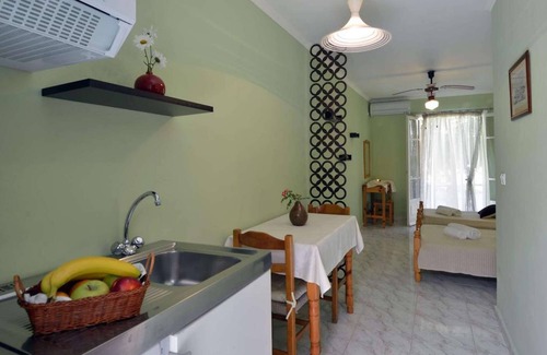 Kassiopi Apartment | Damaskis Studios Kassiopi