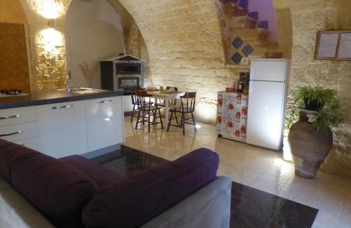 Palazzolo Acreide Historic Centre Apartment | Dammuso dell'Arco