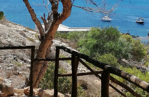 Lampedusa House | Dammuso detached cottage with garden a few meters from the sea in Lampedusa