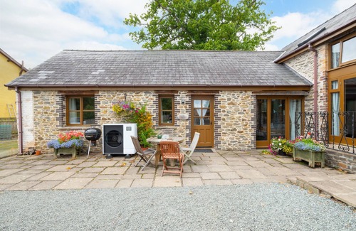 Cilmeri House | Dan-y-Coed - Two Bedroom House, Sleeps 4