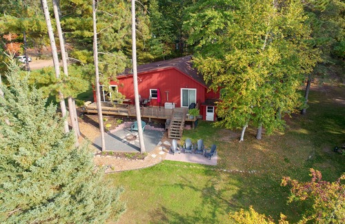 Northwoods Beach Cabin | Dancing Water Retreat-Lake-front cabin Grindstone Lake, Hayward w/ dock