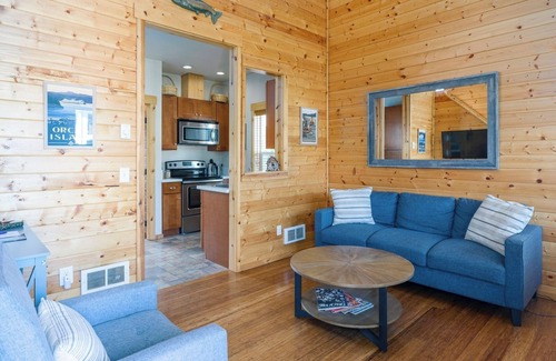Eastsound Cottage | Dandelion Cottage in the heart of Eastsound
