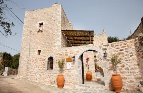 Koita House | Dandy Villas Mani - Old Tower House - Fireplace - Pool