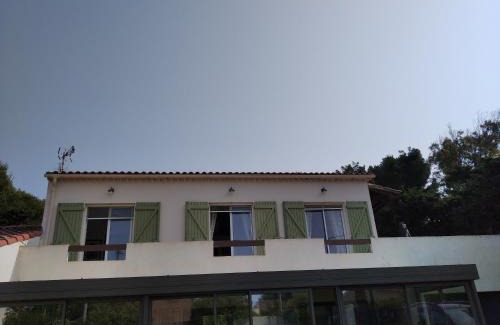 Le Brusc Apartment | Dans Villa SUPERBE T2 INDEPENDANT