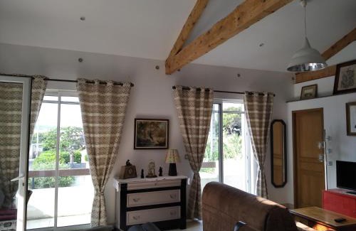 Le Brusc Apartment | Dans Villa SUPERBE T2 INDEPENDANT