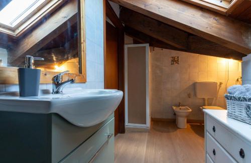 Novara Apartment | Dante's SkyLoft - Appartamento loft Novara STAZIONE