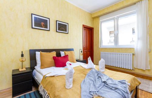 Inner City Budapest Apartment | Danube Terrace Hacienda by NW