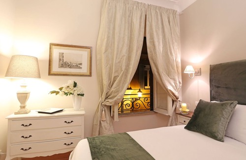 Rione III Colonna Apartment | Daplace - Ottavia Apartment