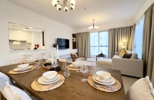 Umm Suqeim 3 Apartment | Dar Vacation - Bright & Stylish 2 BR with Pool View, Near Burj AlArab