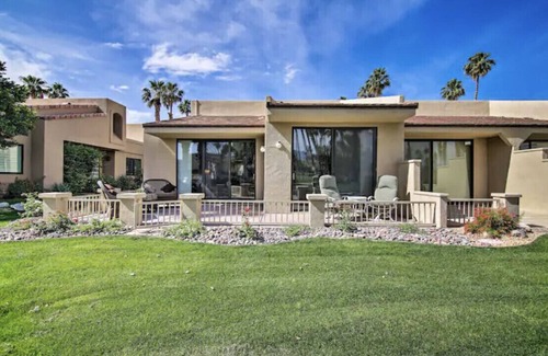 Palm Desert Condo | Darling 1 Bedroom 1 1/2 Bath Condo offering Golf and Water views