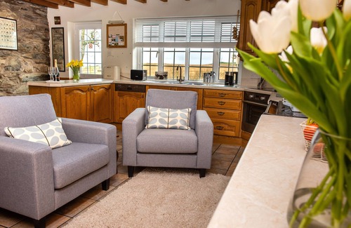 Garndolbenmaen House | Darn Isaf - Three Bedroom House, Sleeps 5