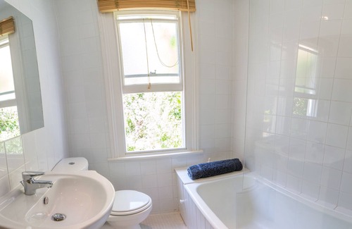 Dartmouth House | Dartmouth townhouse with AMAZING views of the River Dart and private decking