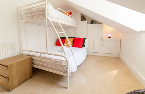 Dartmouth House | Dartmouth townhouse with AMAZING views of the River Dart and private decking
