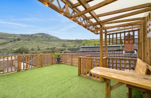 Rhondda Cynon Taff House | Dashing And Distinctive Dwelling W Rooftop Garden