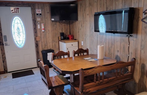 Tiptonville Cabin | Dave shallow lake lodge at reelfoot lake Two n story cabin 14n