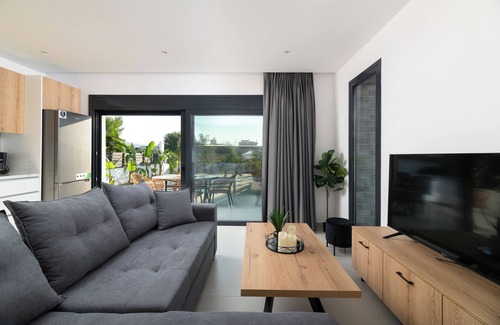 Petaloudes Villa | Davlakos Apartment Rea 1