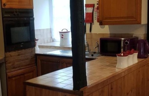 Liskeard Cottage | Davy Cottage in the Countryside With Horse Riding