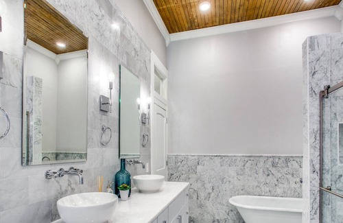 Eastside Promise Neighborhood House | Dawson Estate - less than 1 mile to Alamo - AMAZING completely remodeled home
