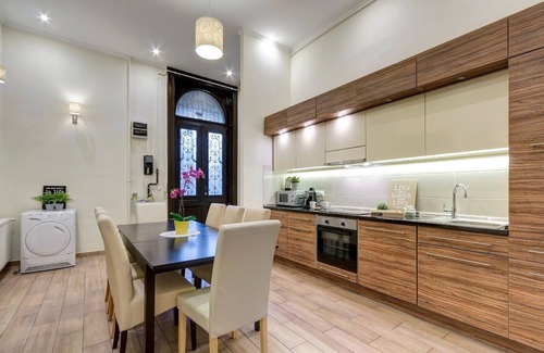 Erzsebetvaros Apartment | Day and Night HOT SPOT