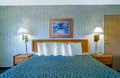 West Yellowstone Hotel | Days Inn by Wyndham West Yellowstone