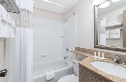 Bismarck Hotel | Days Inn by Wyndham Bismarck