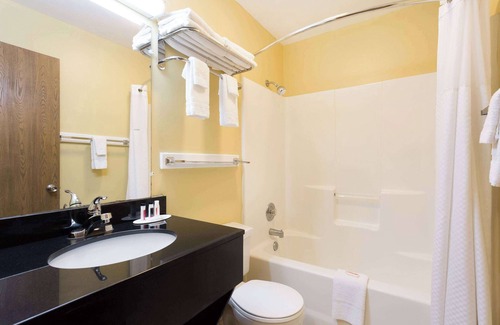 Chincoteague Hotel | Days Inn by Wyndham Chincoteague Island
