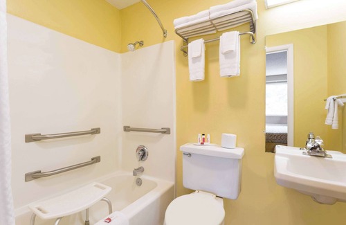 Chincoteague Hotel | Days Inn by Wyndham Chincoteague Island