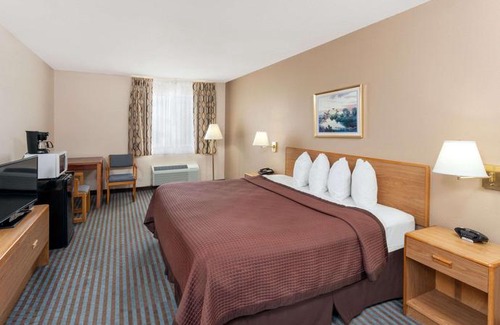 Charleston Hotel | Days Inn by Wyndham Charleston